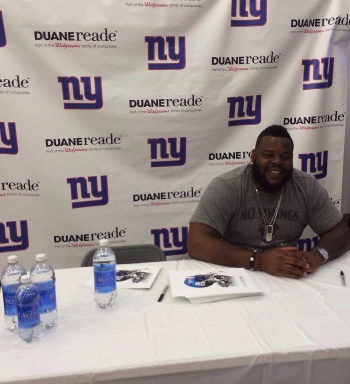 Flu Shots with NY Giants’ Shaun Rogers at Duane Reade