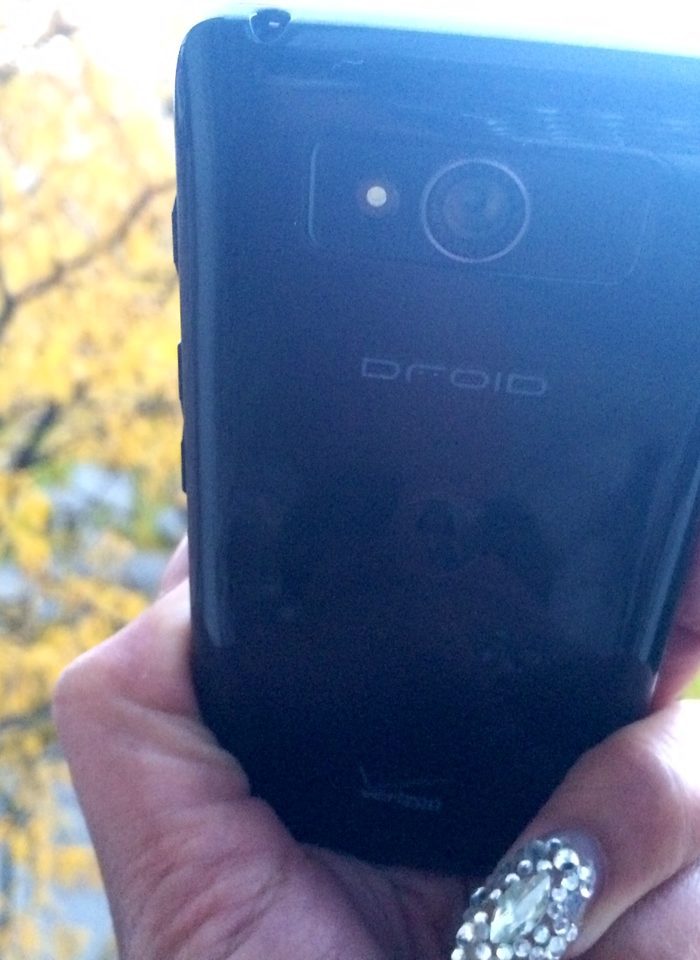 The Motorola Droid Mini Packs A Photogenic Punch In A Compact Design