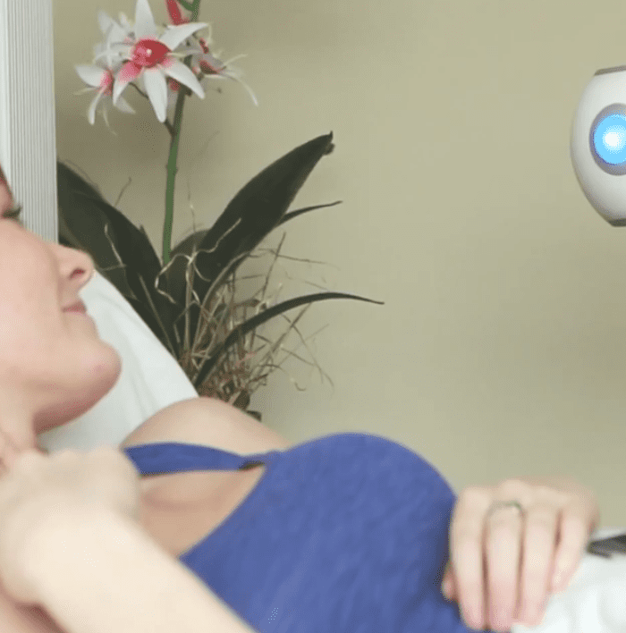 Meet SelfieBot – The Flying Robot That Shoots You in High-Definition #SelfieBot