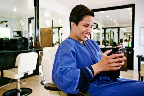 Five Beauty Apps That Make Waiting In The Salon Fly By