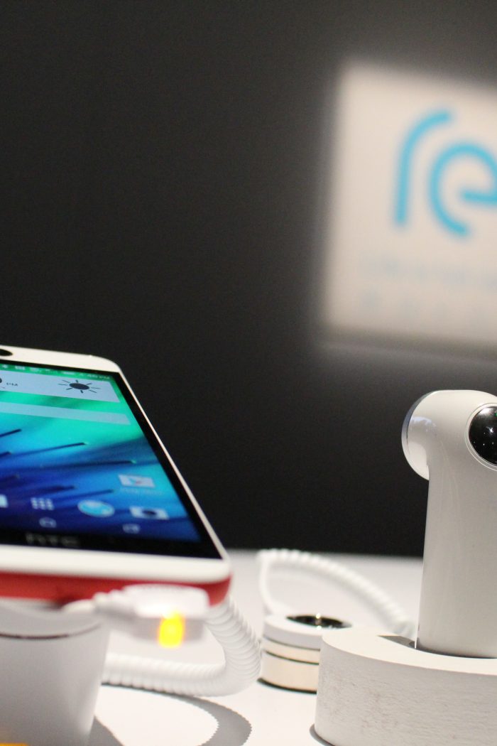 3 Reasons Why HTC’s RE Camera Will Be On The Top Of Everyone’s Holiday List