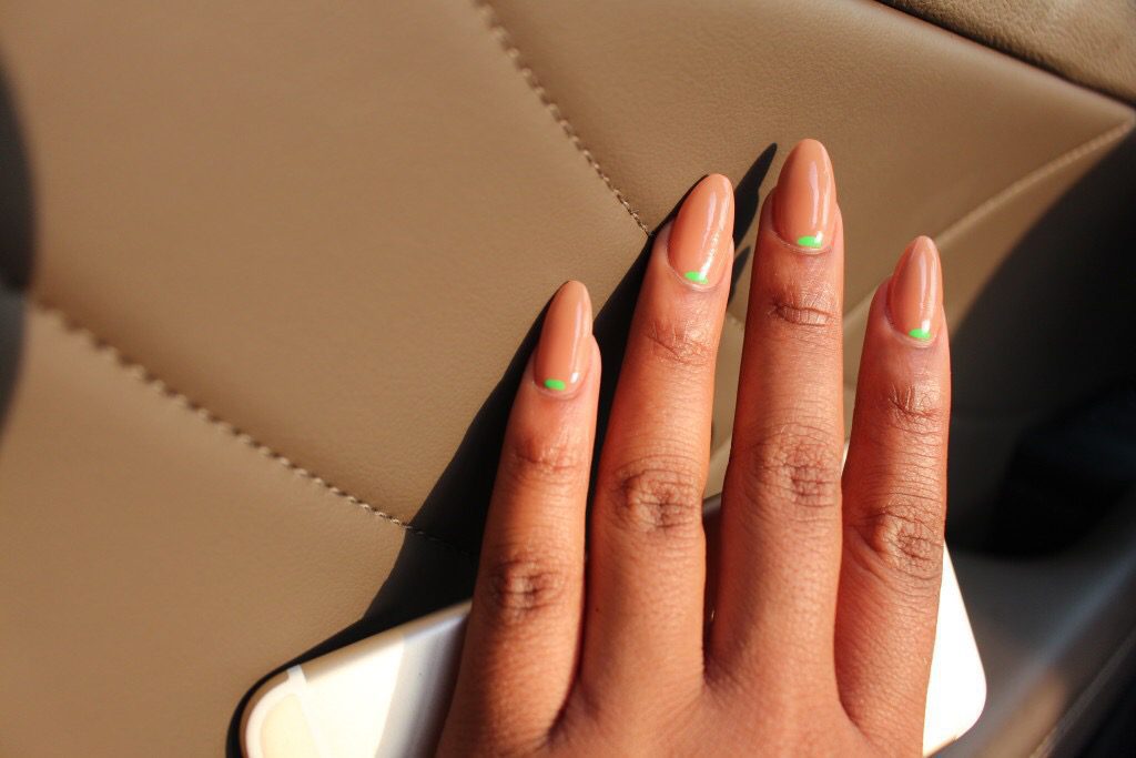 Mani Monday: Nude With A Pop of Neon Punk #ManiMonday