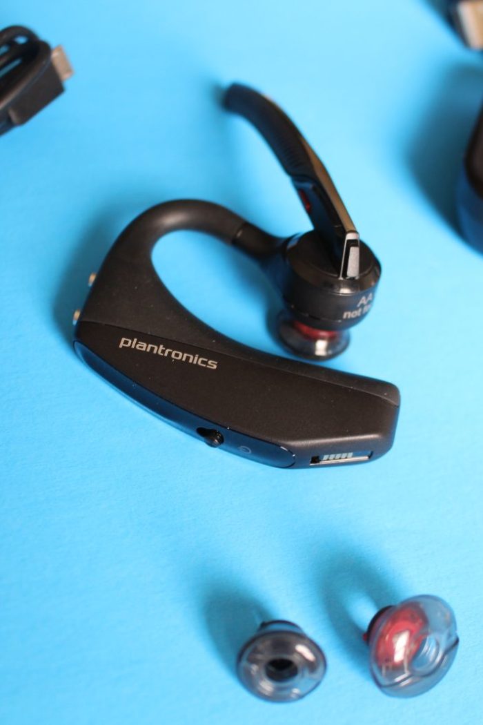 The Plantronics Voyager 5200 Will Make You Fall In Love With Conference Calls All Over Again