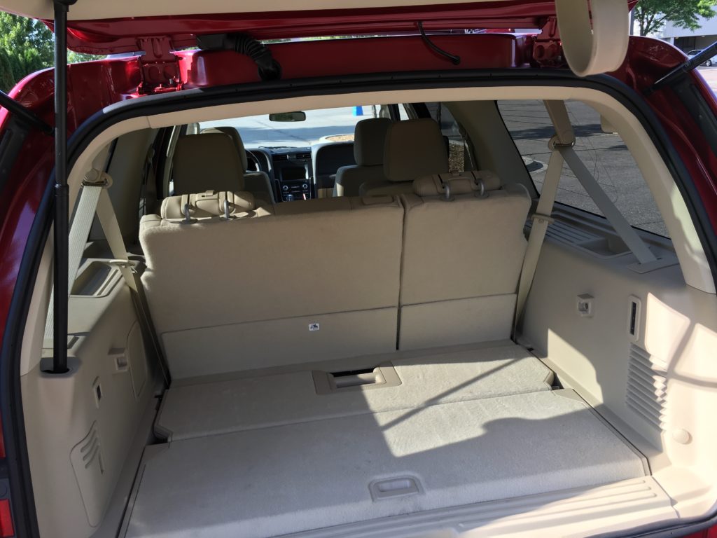 2016 Lincoln Navigator roomy interior