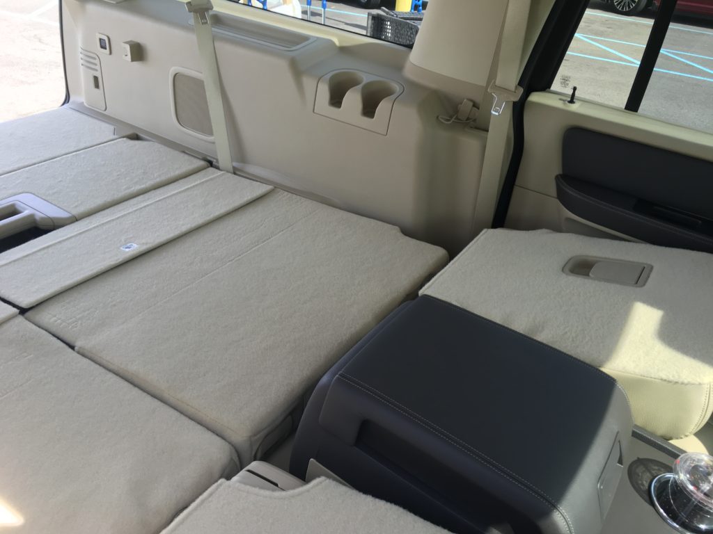 2016 Lincoln Navigator roomy interior