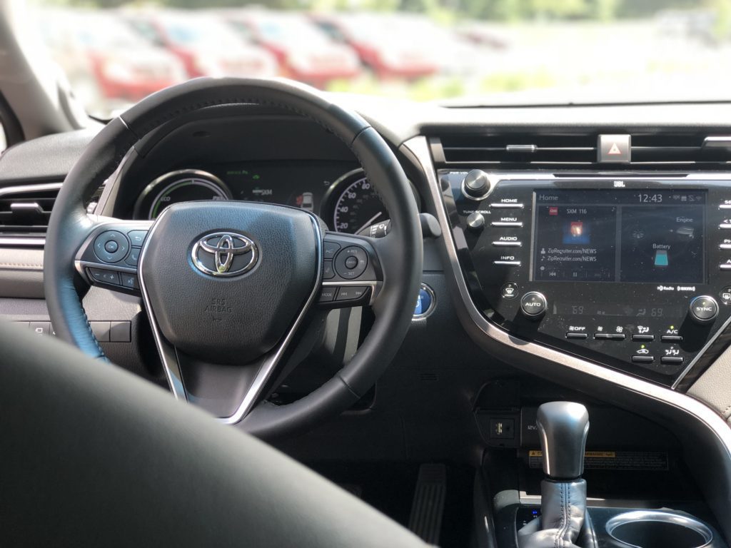 2018 Toyota Camry Hybrid XLE interior